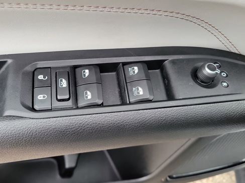 Used 2022 Jeep Compass Limited image 12