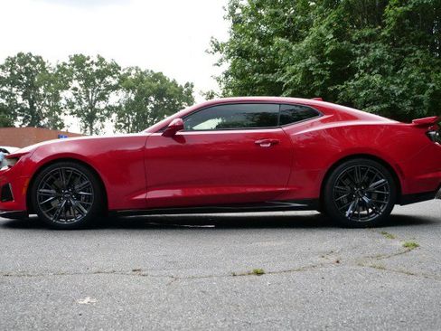 Used 2022 Chevrolet Camaro ZL1 RWD image 40