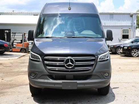 Used 2025 Mercedes-Benz Sprinter 2500 image 45