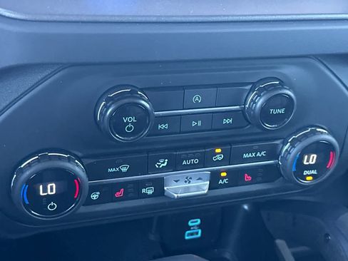 Certified 2025 Ford Bronco Badlands AWD/4WD image 24