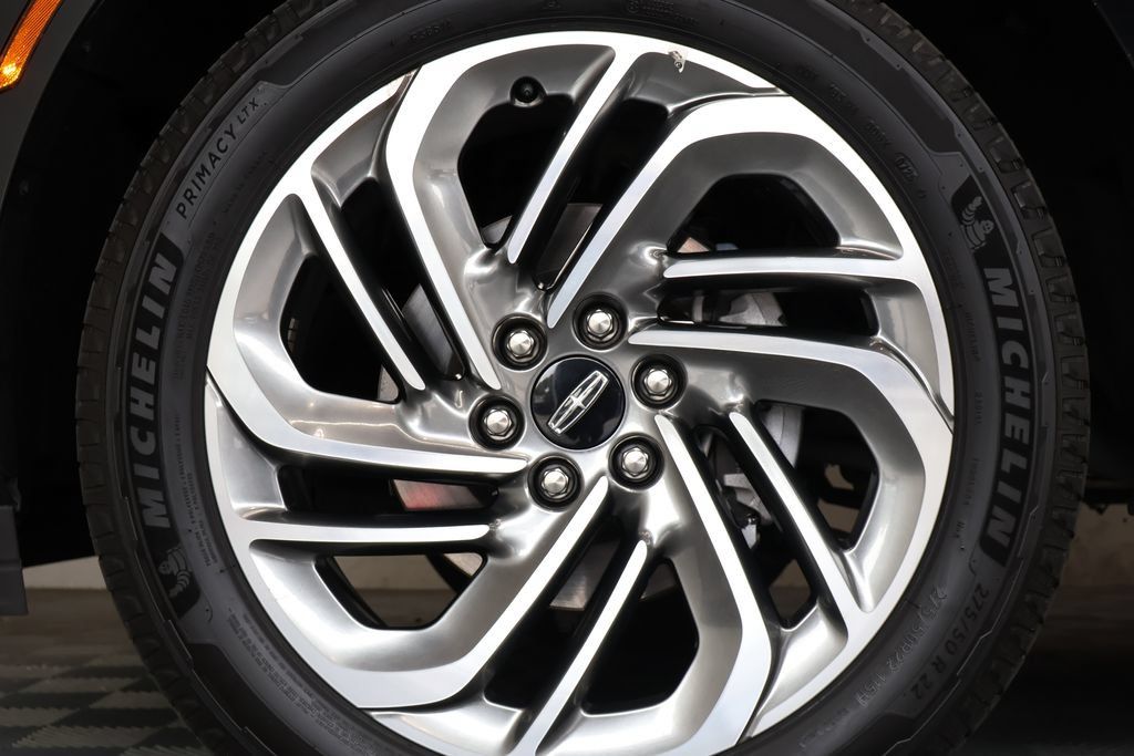 Used 2025 Lincoln Navigator L Reserve AWD/4WD image 10