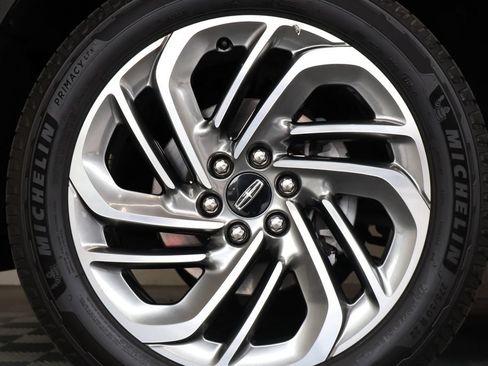 Used 2025 Lincoln Navigator L Reserve AWD/4WD image 10