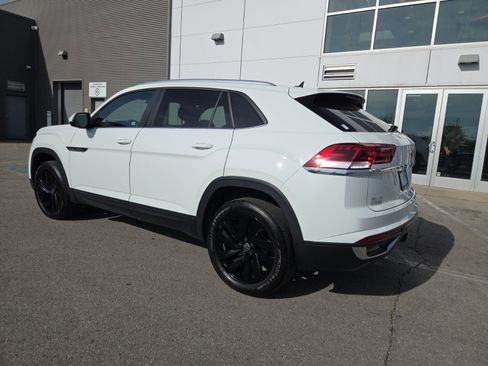 Used 2023 Volkswagen Atlas Cross Sport SE w/ Black Wheel Package AWD/4WD image 13