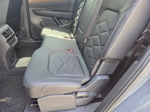 Used 2026 Volkswagen Atlas SE FWD image 23