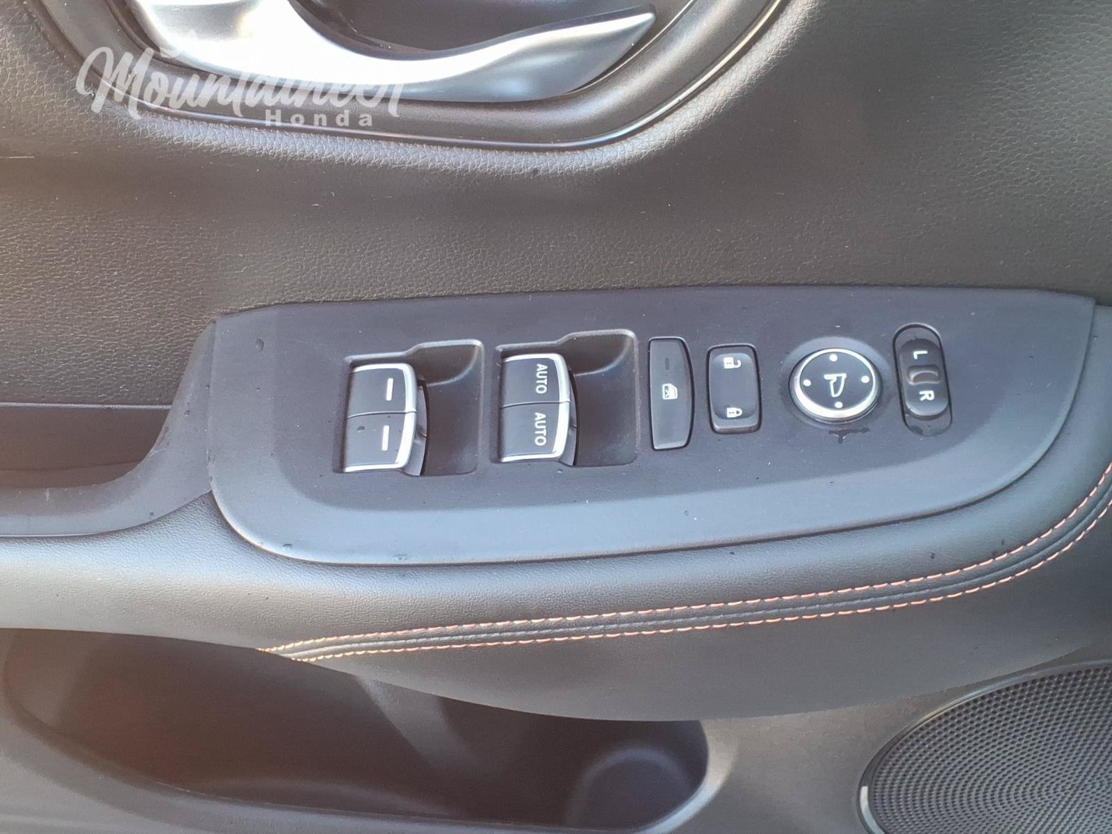 Used 2025 Honda HR-V Sport image 35