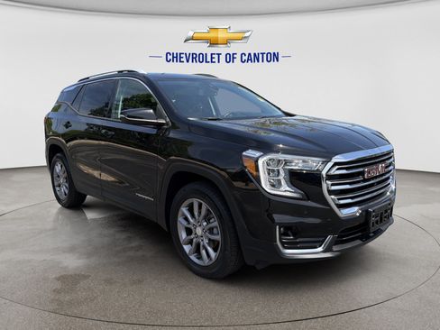 Used 2022 GMC Terrain SLT w/ Tech Package AWD/4WD image 3