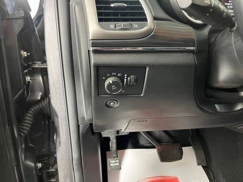 Used 2019 Jeep Grand Cherokee Limited AWD/4WD image 19