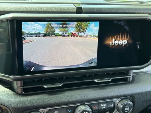 New 2025 Jeep Gladiator Sport AWD/4WD image 24