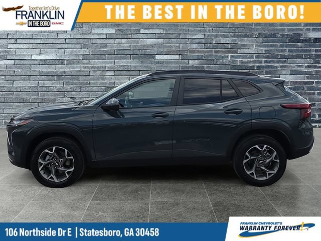 Used 2026 Chevrolet Trax LT FWD image 2