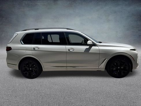Used 2027 BMW X7 xDrive40i w/ Executive Package AWD/4WD image 7