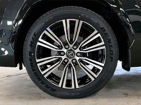 New 2026 Lexus LX 700h Luxury image 12