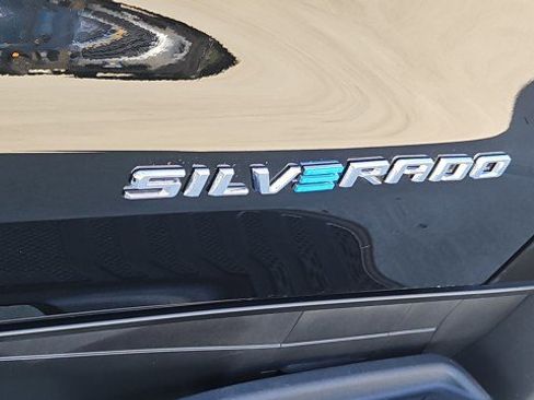 Used 2025 Chevrolet Silverado EV LT w/ LT Premium Package AWD/4WD image 32