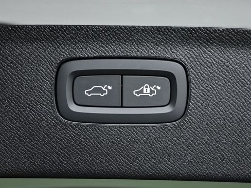 New 2026 Volvo XC90 B6 Plus w/ Protection Package Premier image 33