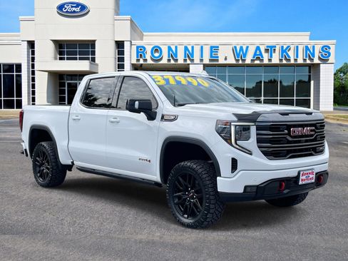 Used 2023 GMC Sierra 1500 AT4 w/ AT4 Premium Package AWD/4WD image 1