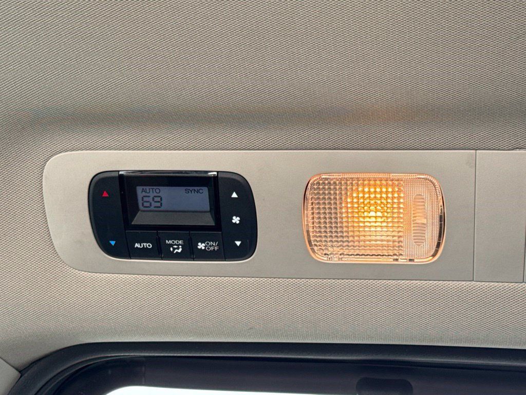 Used 2015 Honda Odyssey Touring image 12