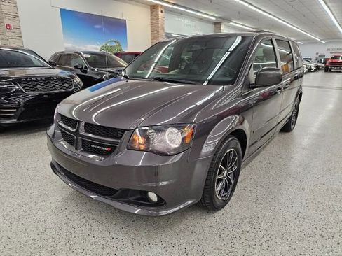 Used 2017 Dodge Grand Caravan GT image 1