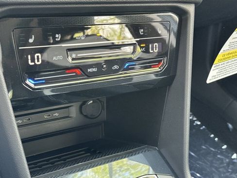 New 2025 Volkswagen Taos SEL image 13