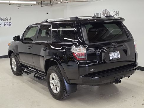Used 2021 Toyota 4Runner SR5 Premium w/ Moonroof Package AWD/4WD image 11