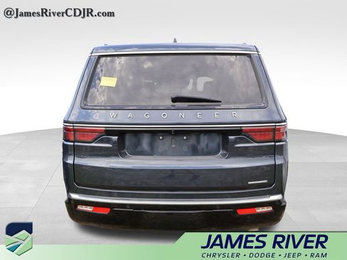 Used 2024 Jeep Wagoneer Series III AWD/4WD image 18