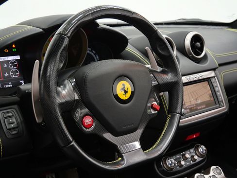 Used 2013 Ferrari California image 15