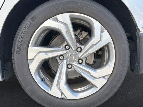 Used 2019 Honda Accord EX image 31