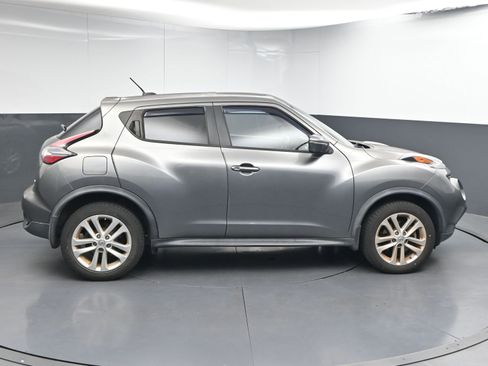 Used 2015 Nissan Juke SV image 9