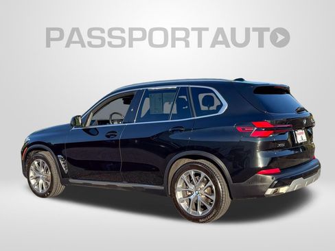 Certified 2024 BMW X5 xDrive40i w/ Premium Package AWD/4WD image 3