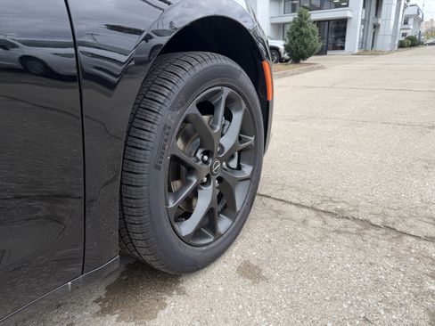 New 2026 Chrysler Pacifica Limited image 22