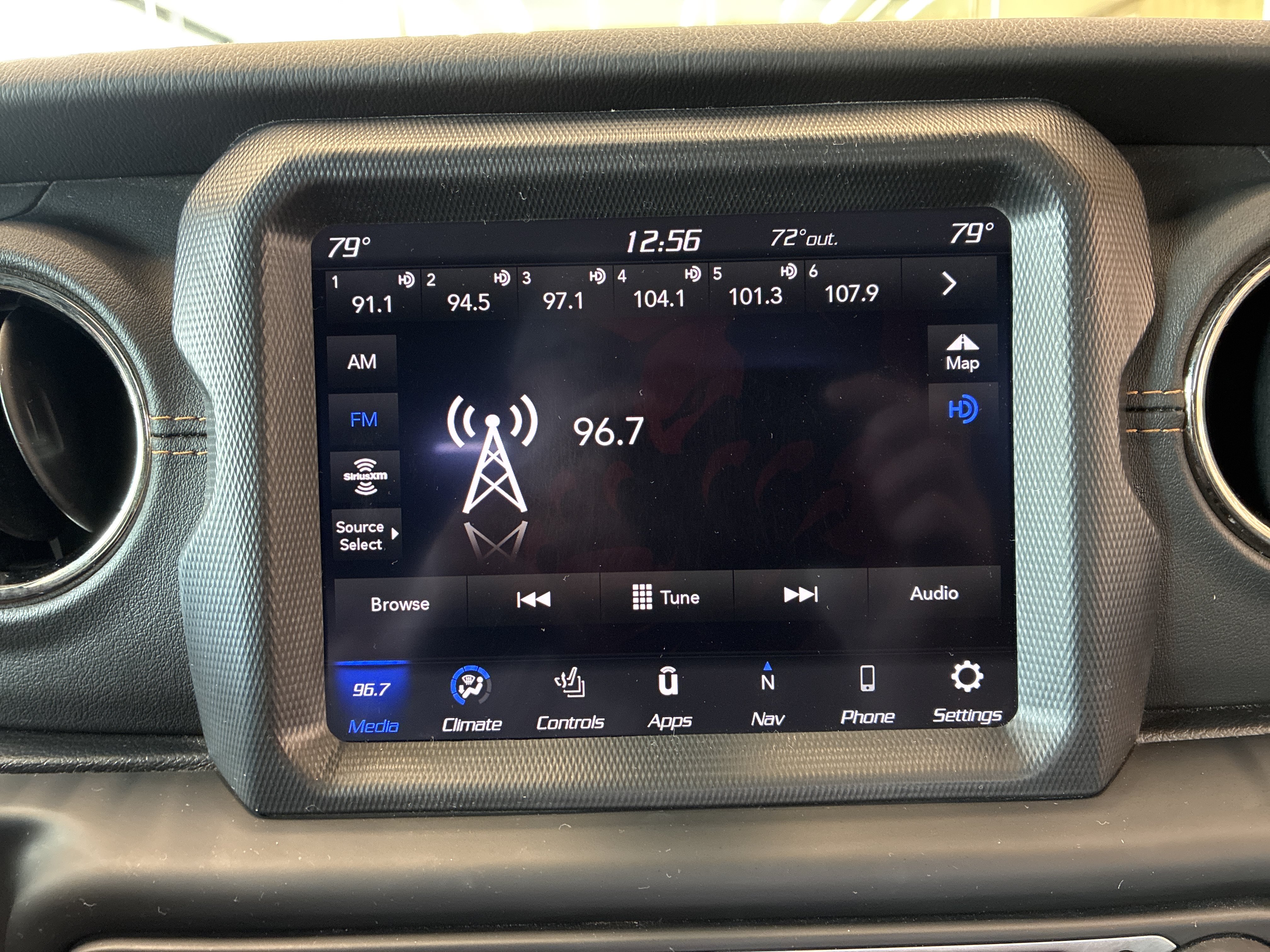 Used 2021 Jeep Gladiator Overland AWD/4WD image 28