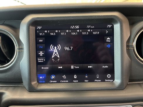 Used 2021 Jeep Gladiator Overland AWD/4WD image 28