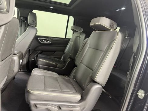 Used 2022 GMC Yukon XL SLT w/ SLT Premium Package AWD/4WD image 21