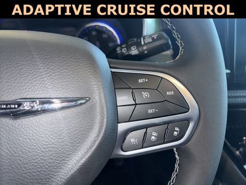 New 2026 Chrysler Pacifica Limited w/ Trailer Tow Group image 20