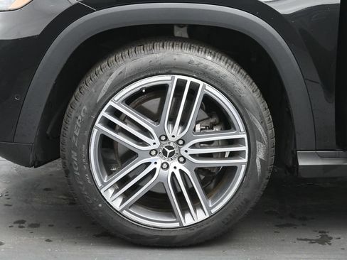 Used 2024 Mercedes-Benz GLS 450 4MATIC image 32