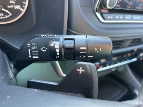 Certified 2025 Nissan Rogue SV image 31