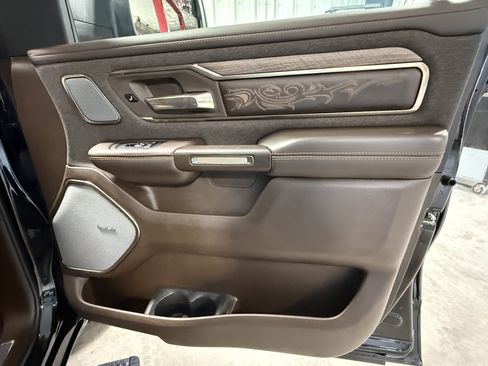 Used 2025 RAM 1500 Limited AWD/4WD image 8