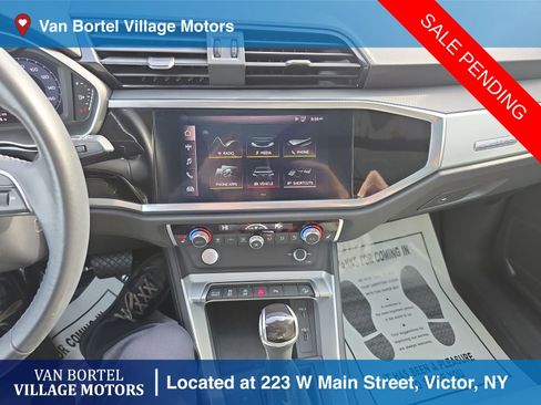Used 2020 Audi Q3 2.0T Premium w/ Convenience Package AWD/4WD image 18
