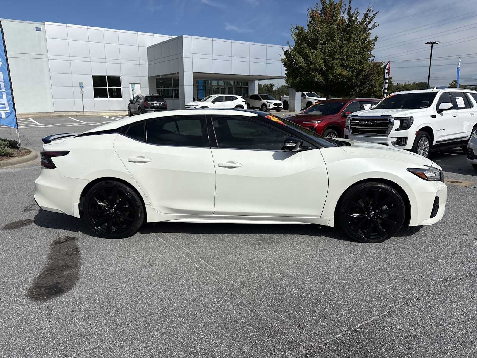 Used 2020 Nissan Maxima SR w/ Illumination Package FWD image 5
