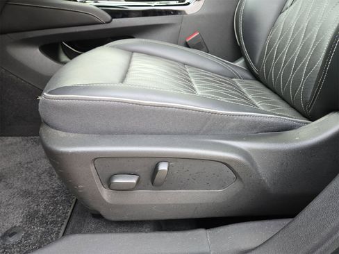 Used 2022 Buick Envision Avenir w/ Safety Package image 17