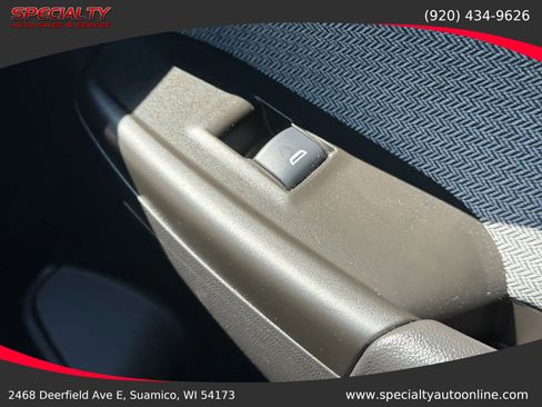 Used 2023 Chevrolet TrailBlazer LT AWD/4WD image 35