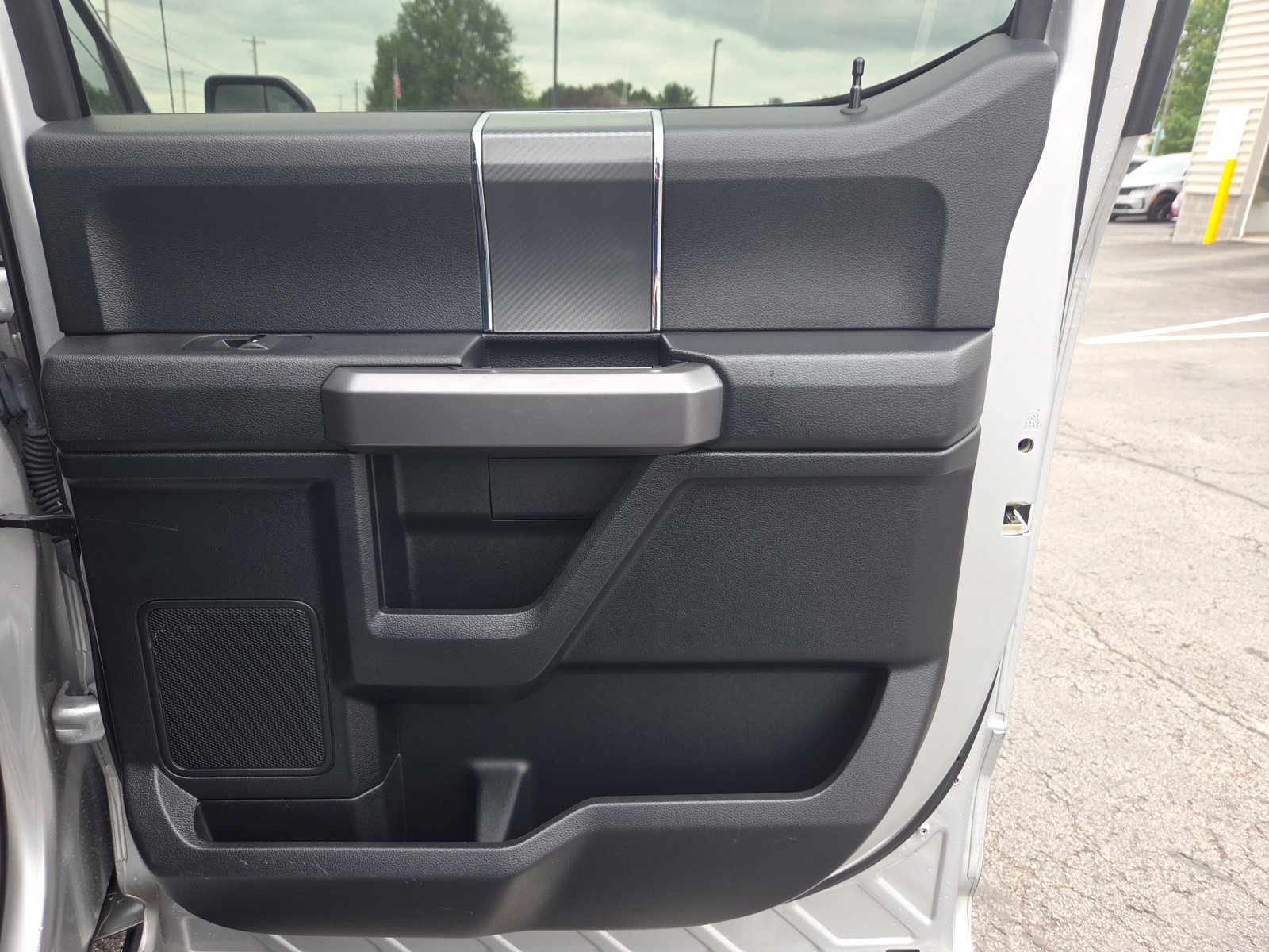 Used 2019 Ford F150 XLT w/ Equipment Group 302A Luxury AWD/4WD image 26