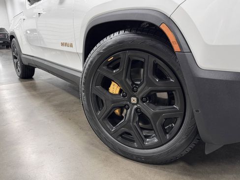 Used 2022 Rivian R1T Adventure image 22