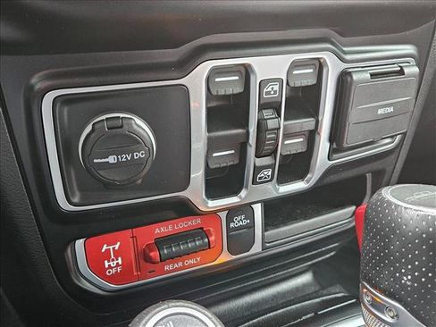 Used 2021 Jeep Gladiator Mojave image 16