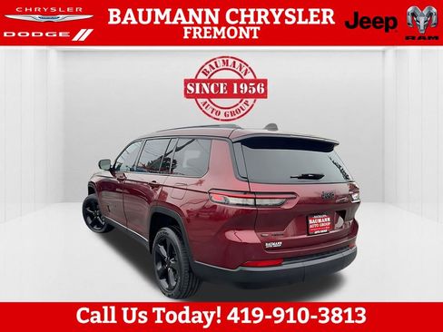 Used 2023 Jeep Grand Cherokee L Laredo AWD/4WD image 11