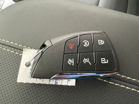 New 2026 GMC Yukon XL Elevation image 32