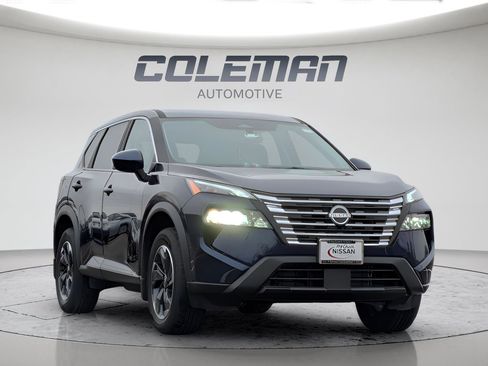 Certified 2026 Nissan Rogue SV AWD/4WD image 3