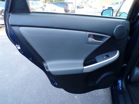 Used 2015 Toyota Prius Four image 17