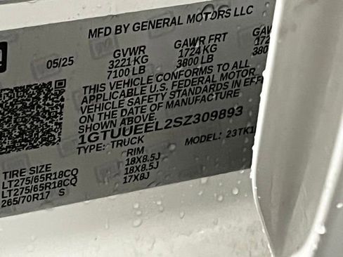 Used 2025 GMC Sierra 1500 AT4 image 31