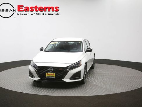 Used 2025 Nissan Altima 2.5 SR FWD image 52