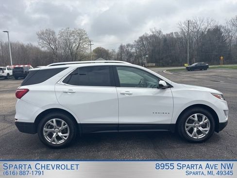 Used 2020 Chevrolet Equinox LT image 2