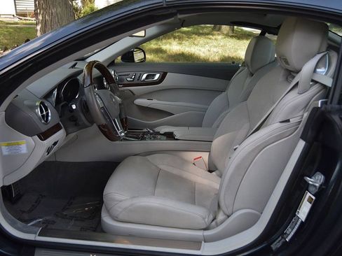 Used 2013 Mercedes-Benz SL 550 image 21